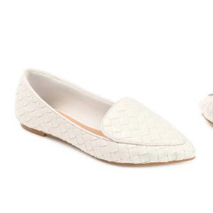 Journee Collection Tru Comfort Foam Misty Flat / Size 6.5 / White